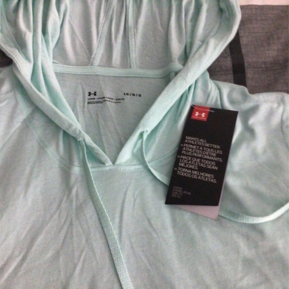 Womens under armour shirt - Picture 2 of 2